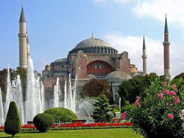 Turkey’s SWF mulls Turk Telekom takeover