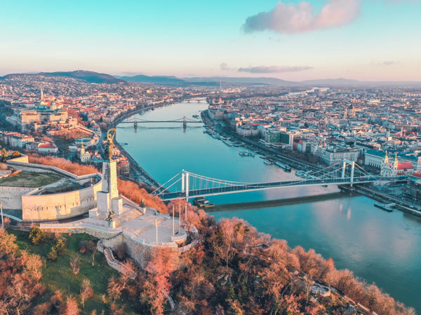 Hungarian state raises interest in Yettel in exchange for boosting 4iG’s Vodafone stake